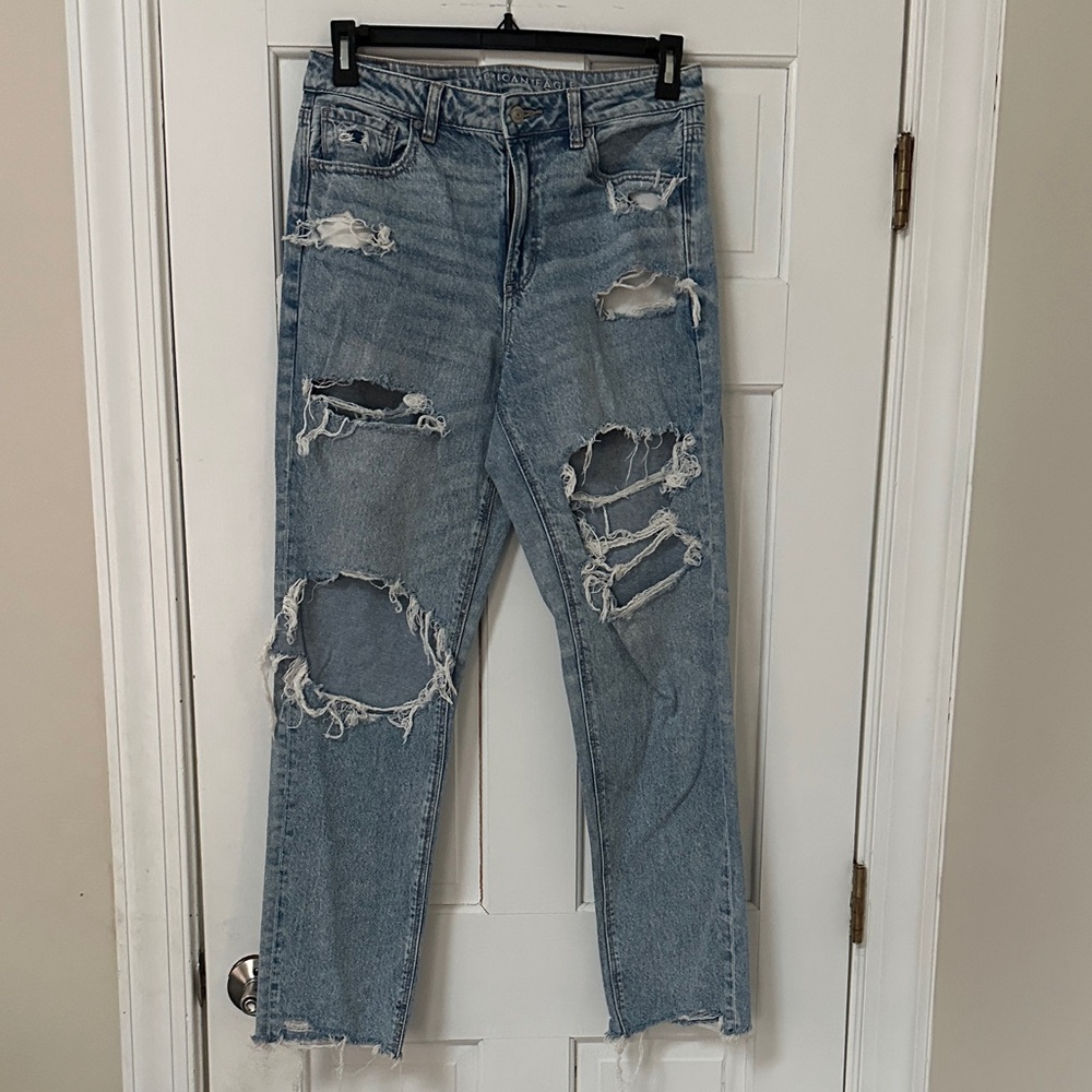 American Eagle Outfitters Light Blue Distressed Boyfriend Jeans